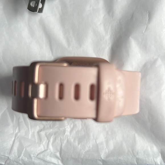 COPY - Fitbit pink Versa 2 - Picture 5 of 12